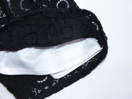 P169 sváteční bíločerná halenka vel. 116, river island,116