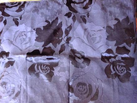 Fialovo šeříková brokátovina 2 x 74x57 cm, 