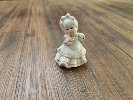 Porcelánová figurka soška princezna 9 cm bílá zlat,
