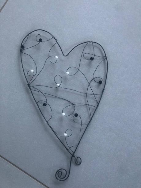 Drátěné srdíčko k zavěšeni, 