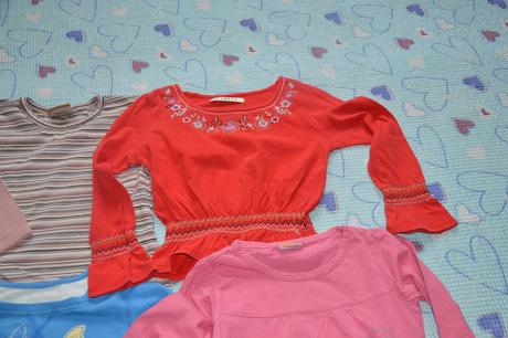 Červené tričko, halenka, vyšívané lemy, květiny, george,104