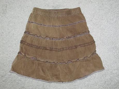 Hnědá sukně, tu,104