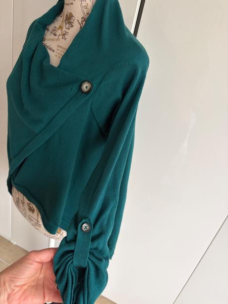 Asymetrický zelený kardigan ve velikosti xs, xs
