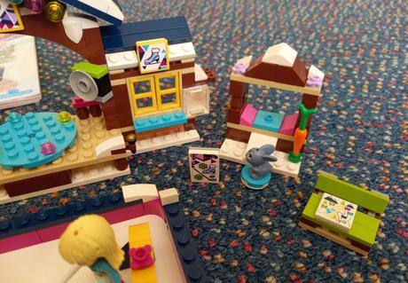 Lego friends 41322 - snow resort ice rink,