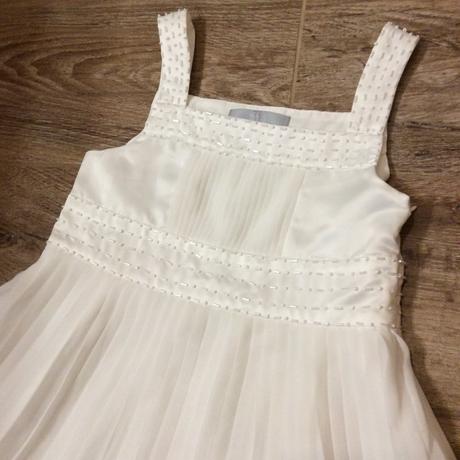 Slavnostní šaty zdobené perličkami a korálky, debenhams,104