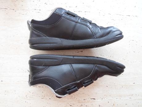 Černé boty tenisky botasky sálovky, nike,35