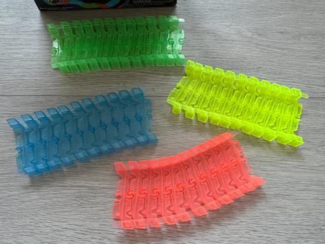 Barevná autodráha + rozšíření + 4 auta,