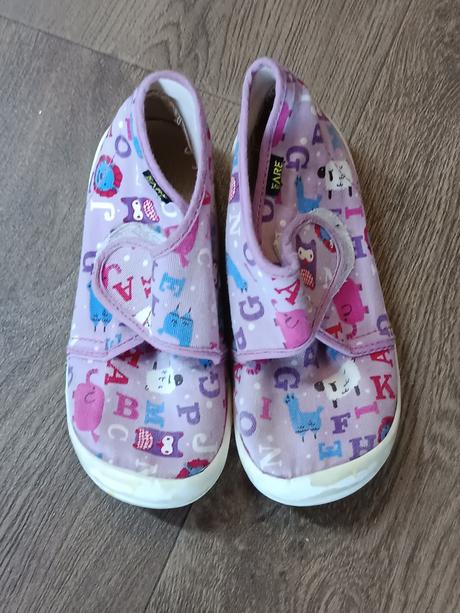 1x dívčí bačkorky fare, 1x crocsy, vel.27, fare,27