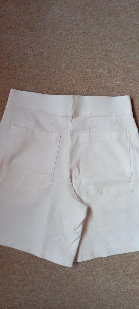 Bílé šortky vel."m", m