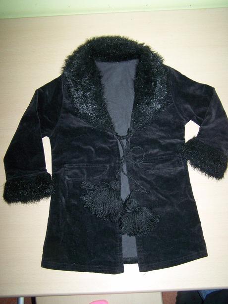 Elegantní kabátek, 98