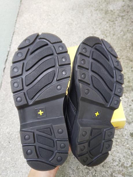 Nenošené dětské kožené boty dr. martens vel. 27, 27