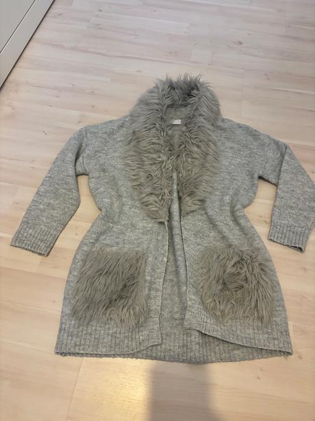 Svetr 9-10 let, f&f,146