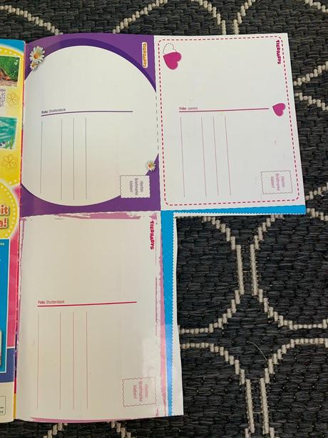 Sada figúrok zvierat, časopisov a zošitov, 