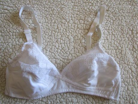 Pěkná bílá bavl. podprsenka, vel. 70a, 70a