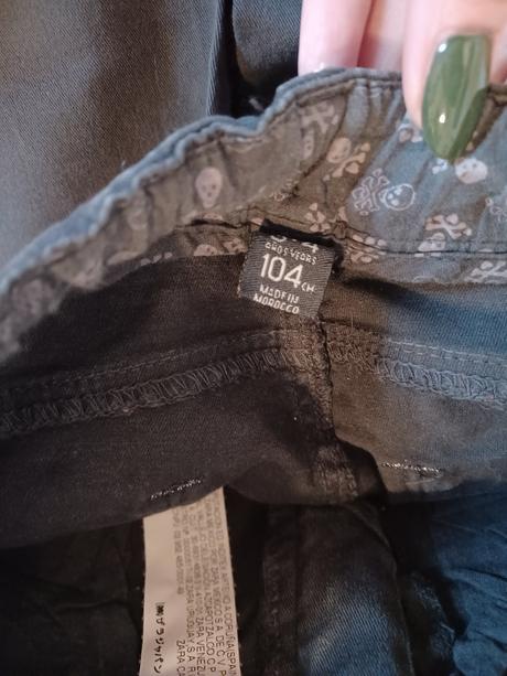 Šedé džíny zara lebky + růžový top h&m, zara,104