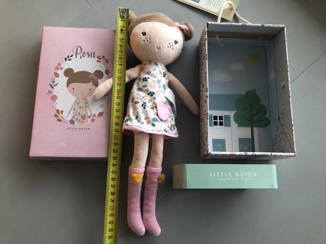 Látková panenka rosa v krabičce zn. little dutch, 