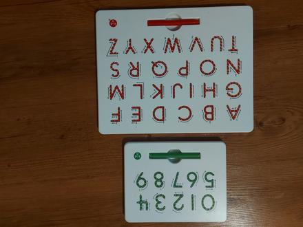 Desky na obtahování čísel a písmen, 
