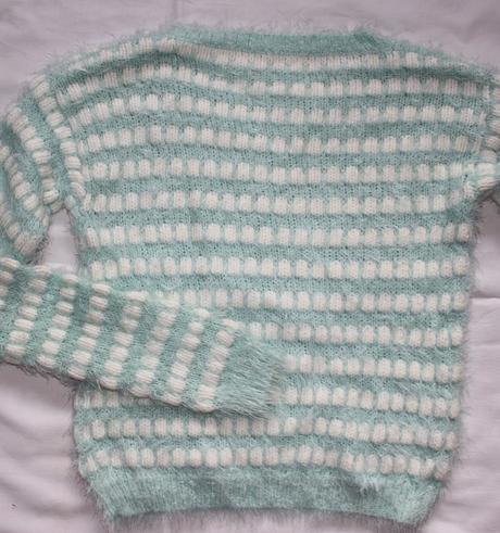 Al295. dívčí svetr 9-10 let, 140