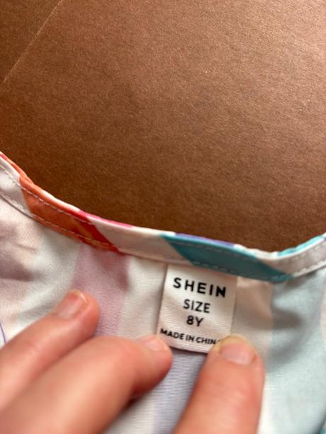 Ob/ šaty s pruhy - v.7/8 let, 128