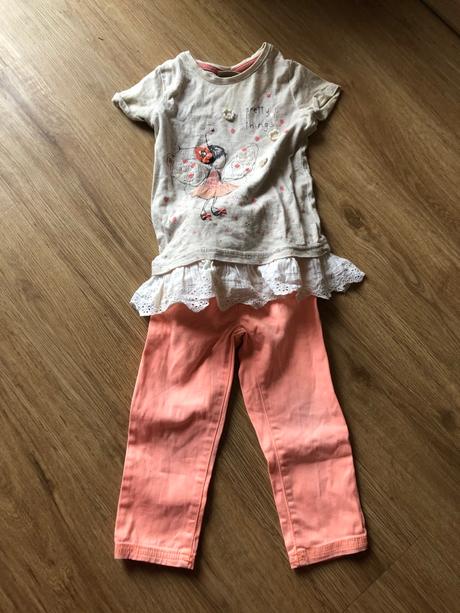 Komplet s holčičkou, 92