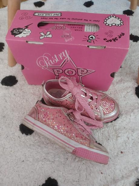 Třpytivé tenisky pastry pop, 27