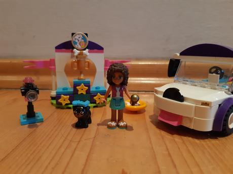 Lego friends andrea a přehlídka štěňátek,