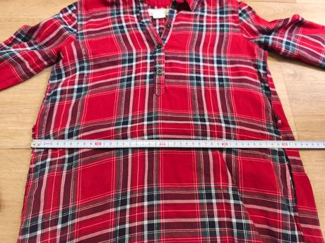 Vánoční šaty, 140