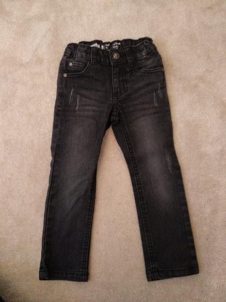 Černé džíny, lupilu,98