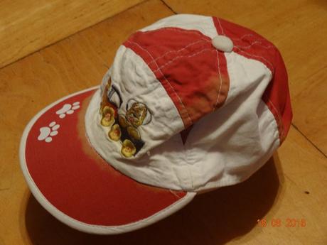 Červená kšiltovka, 50