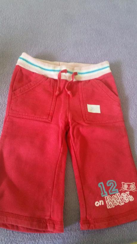 Dívčí tepláky, 86