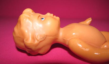 Retro bábika pavlínka, 