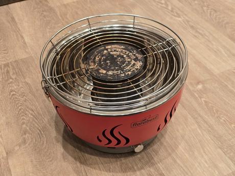 Přenosný gril s bohatým příslušenstvím, 