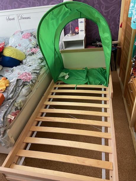 Zelený baldachýn k dětské postýlce, zn.ikea, šířka (cm): 70,délka (cm): 80