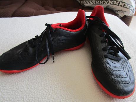 Černé sportovní boty adidas predator, č. 32, adidas,32