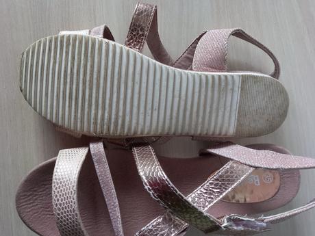 Sandály, sandálky, stélka 22 cm, 35