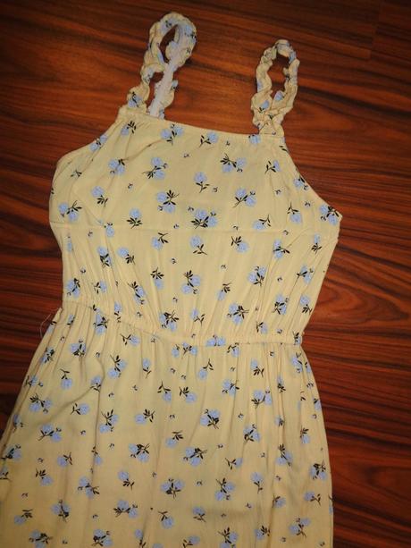 Nádherný žlutý letní overal s modrými květy, new look,146