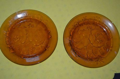 2x retro velký talíř s květy,