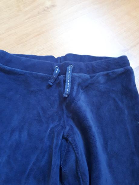 2x krásné pohodlné sametové tepláky modré a růžové, benetton,128