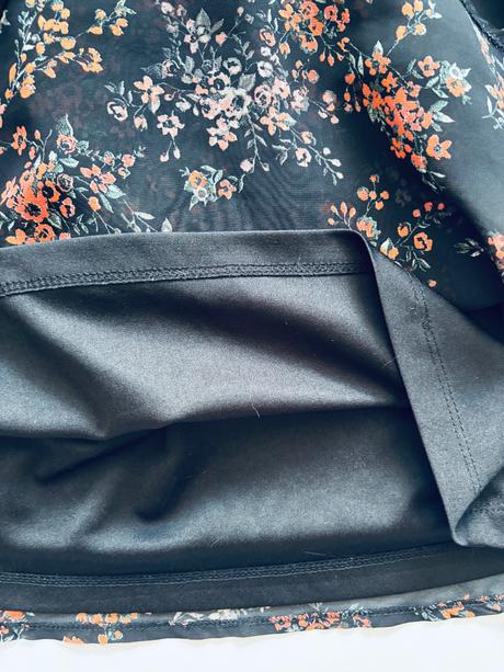 Sukně s květy černa - v.34, atmosphere,34