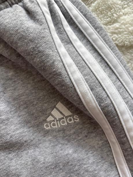 K1/ tepláky  šedé  adidas - v.cca 3/4 roky, adidas,104