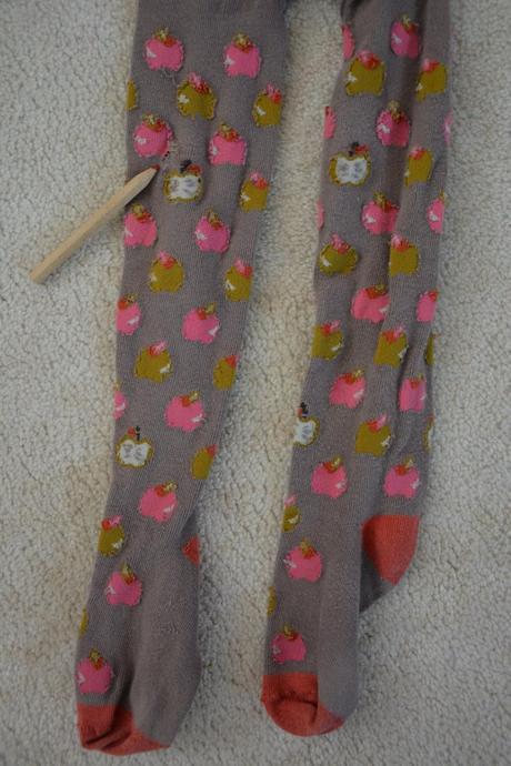 Trička a punčochy s jablíčkem, 104–116