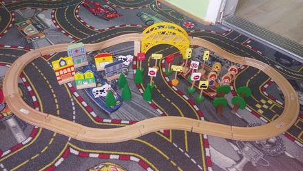 Vláčkodráha s doplňky,