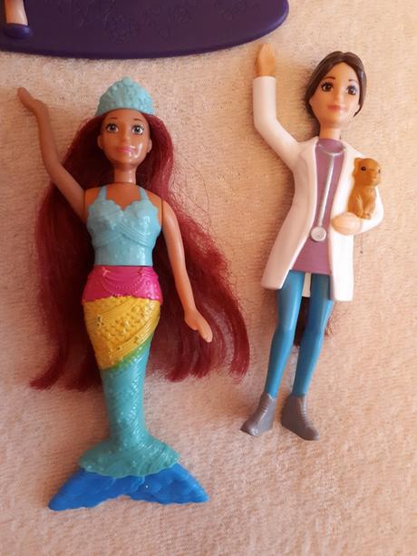 Čtyři panenky-mořská panna, na surfu, zvěrolékařka,