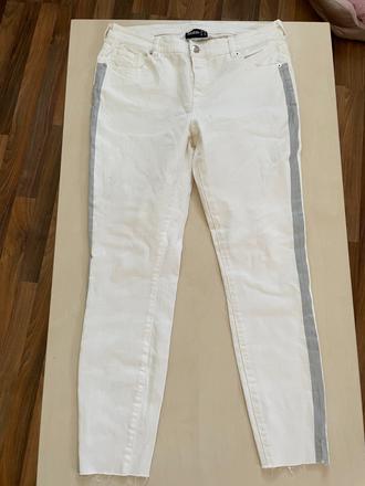 Džíny s lampasem, vel l i myslím m, pro menší nebo, l
