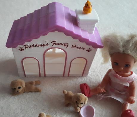 Pejskové, štěňátka s boudou a panenkou, 