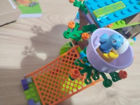 Lego friends domeček na strome,