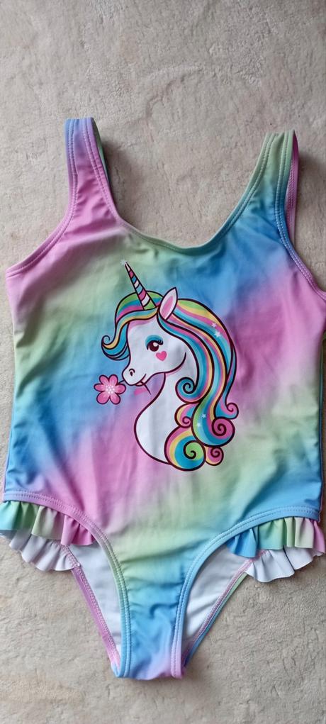 Jednodílné plavky zn."shein" vel."120", 122