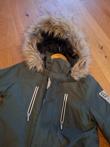 Zimní bunda větrotěsná a vodotěsná., c&a,146