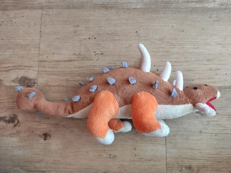 Plyšáci - dinosauři, ufon, tygřík, kuželka, žirafa,