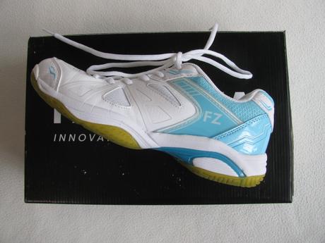 Sálová badmintonová sportovní obuv,